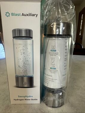 Auxiliary SavvyHydro Hydrogen Water Bottle in Silver and Clear